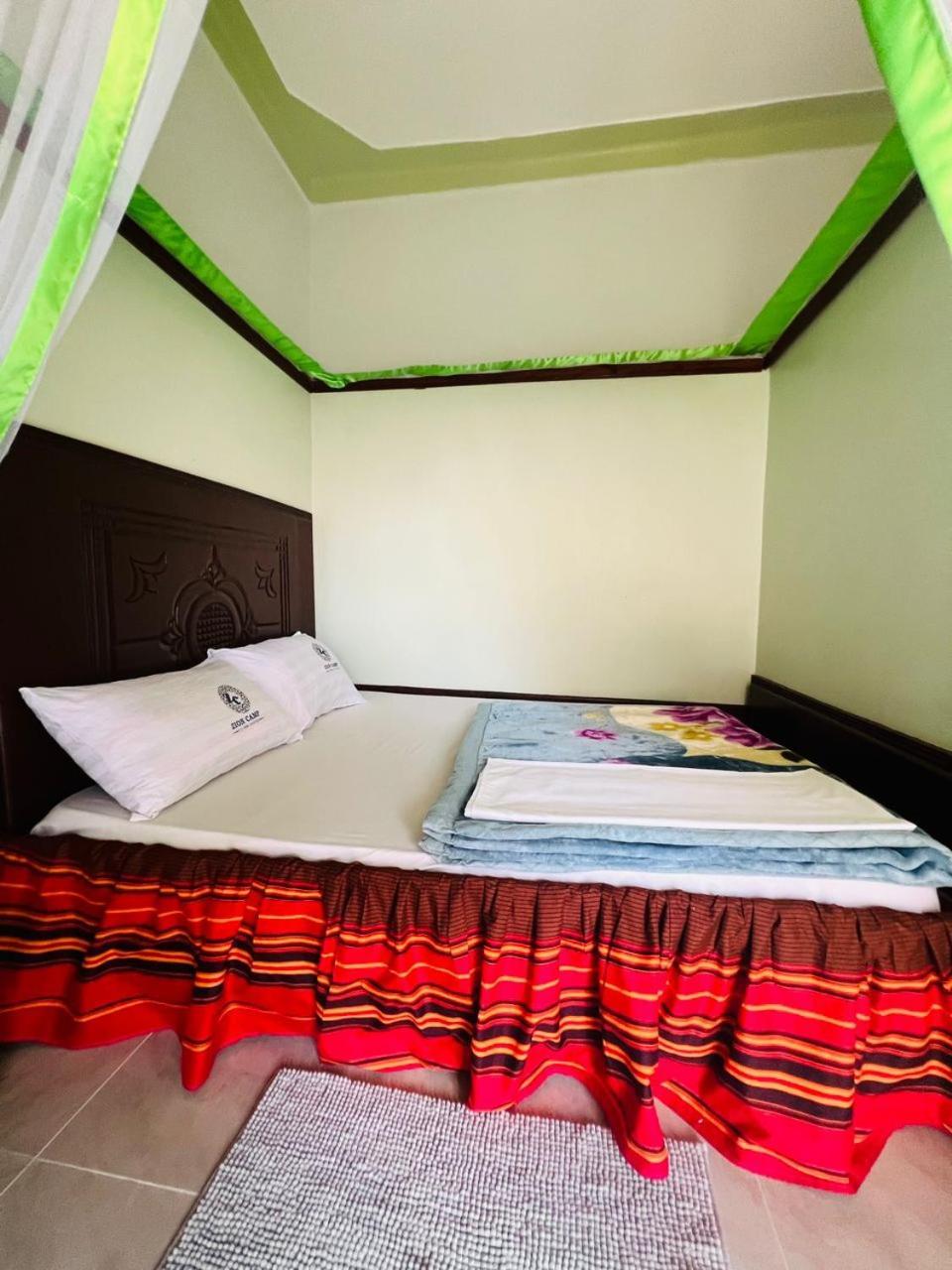 Zion Camp Bed and Breakfast Entebbe Buitenkant foto